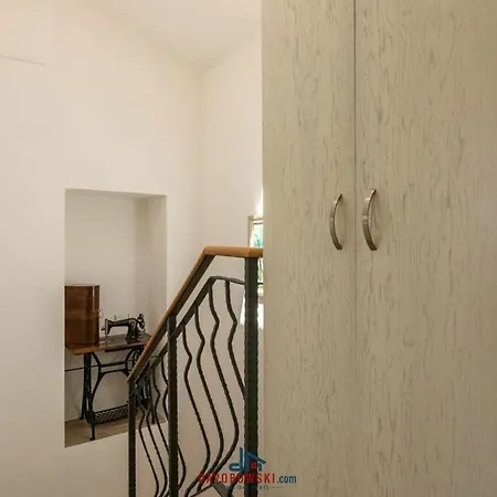 Pietra Comfortable Villa Galižana